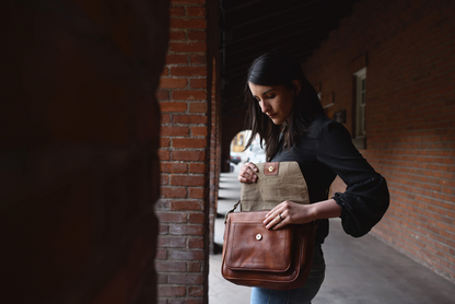 Bolso bandolera Journey de piel auténtica: elegancia y funcionalidad entrelazadas