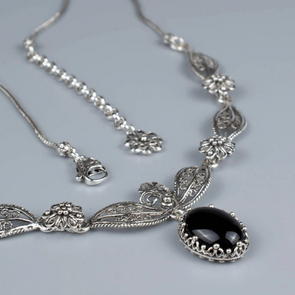 FiligranIst - Filigree Art Black Onyx Gemstone Silver Princess Necklace: An Emblem of Sophistication