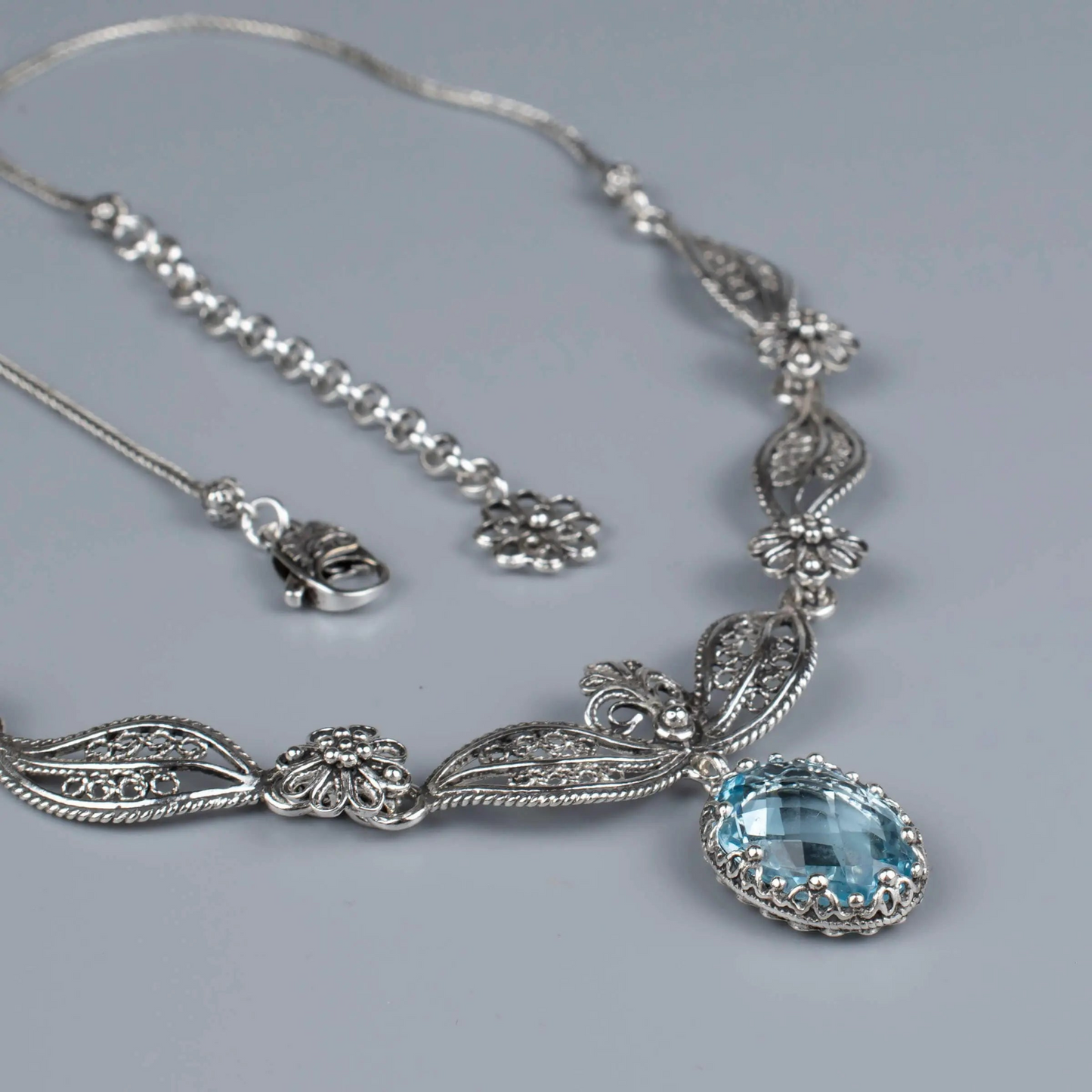 FiligranIst - Filigree Art Blue Topaz Gemstone Silver Princess Necklace