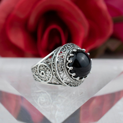 FiligranIst - Filigree Art Black Onyx Gemstone Sterling Silver Dome Ring