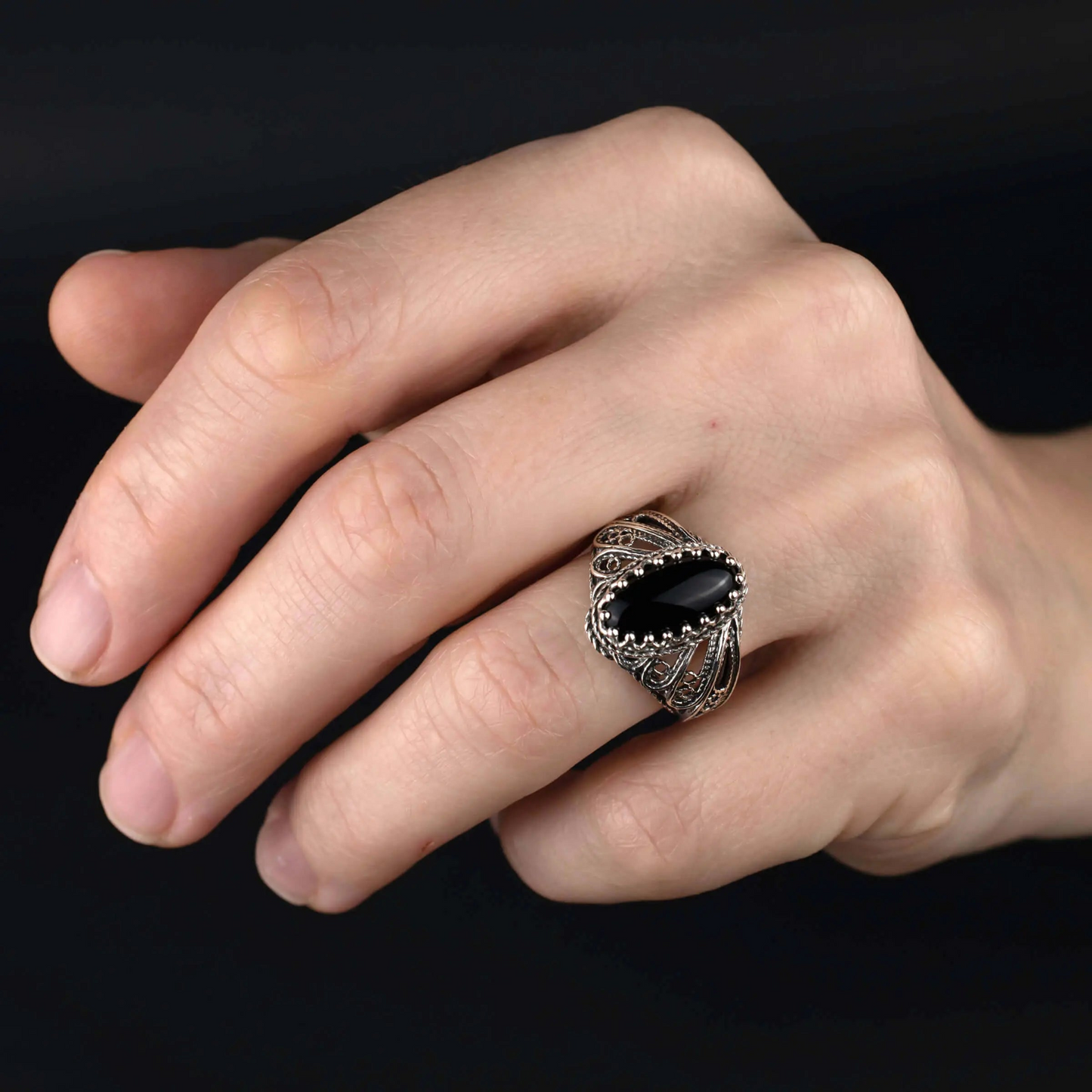 FiligranIst - Black Onyx Gemstone Angel Wings Silver Cocktail Ring