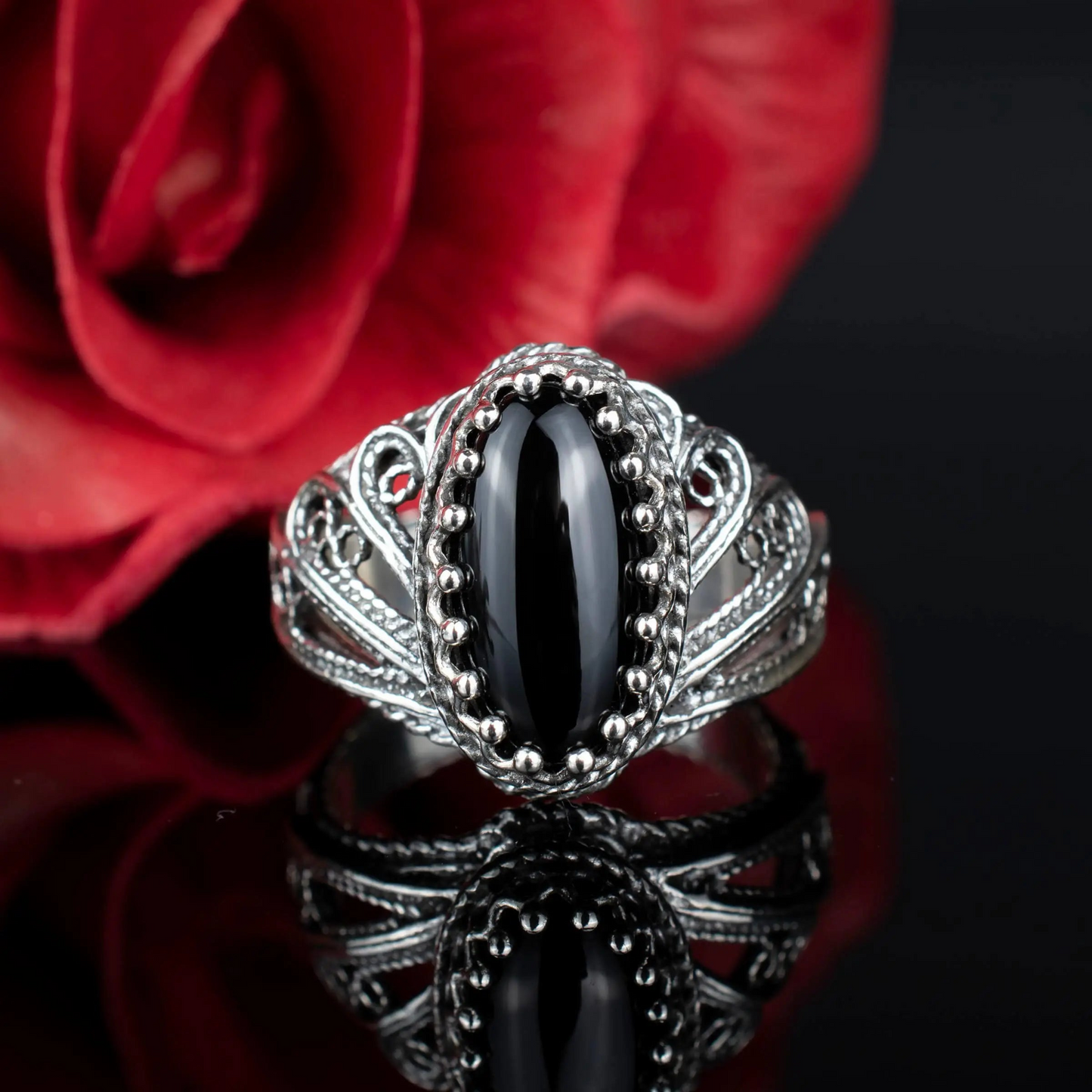 FiligranIst - Black Onyx Gemstone Angel Wings Silver Cocktail Ring