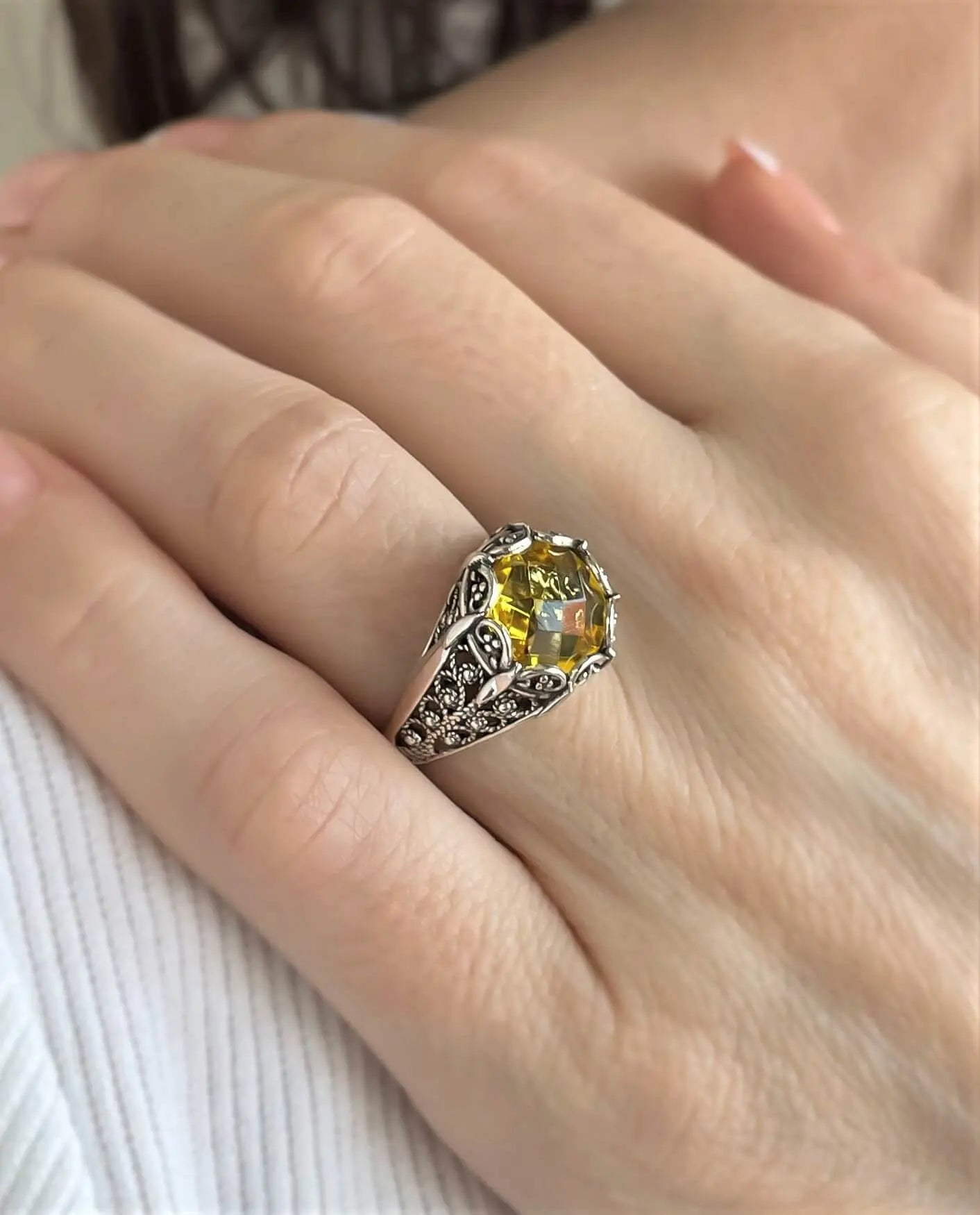 FiligranIst - Citrine Gemstone Filigree Silver Cocktail Ring