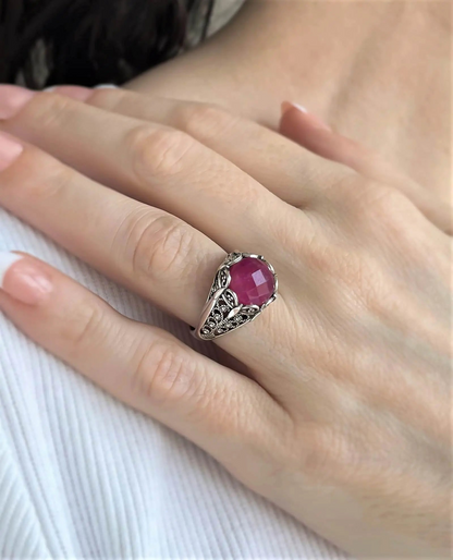 FiligranIst - Filigree Art Ruby Corundum Gemstone Silver Cocktail Ring