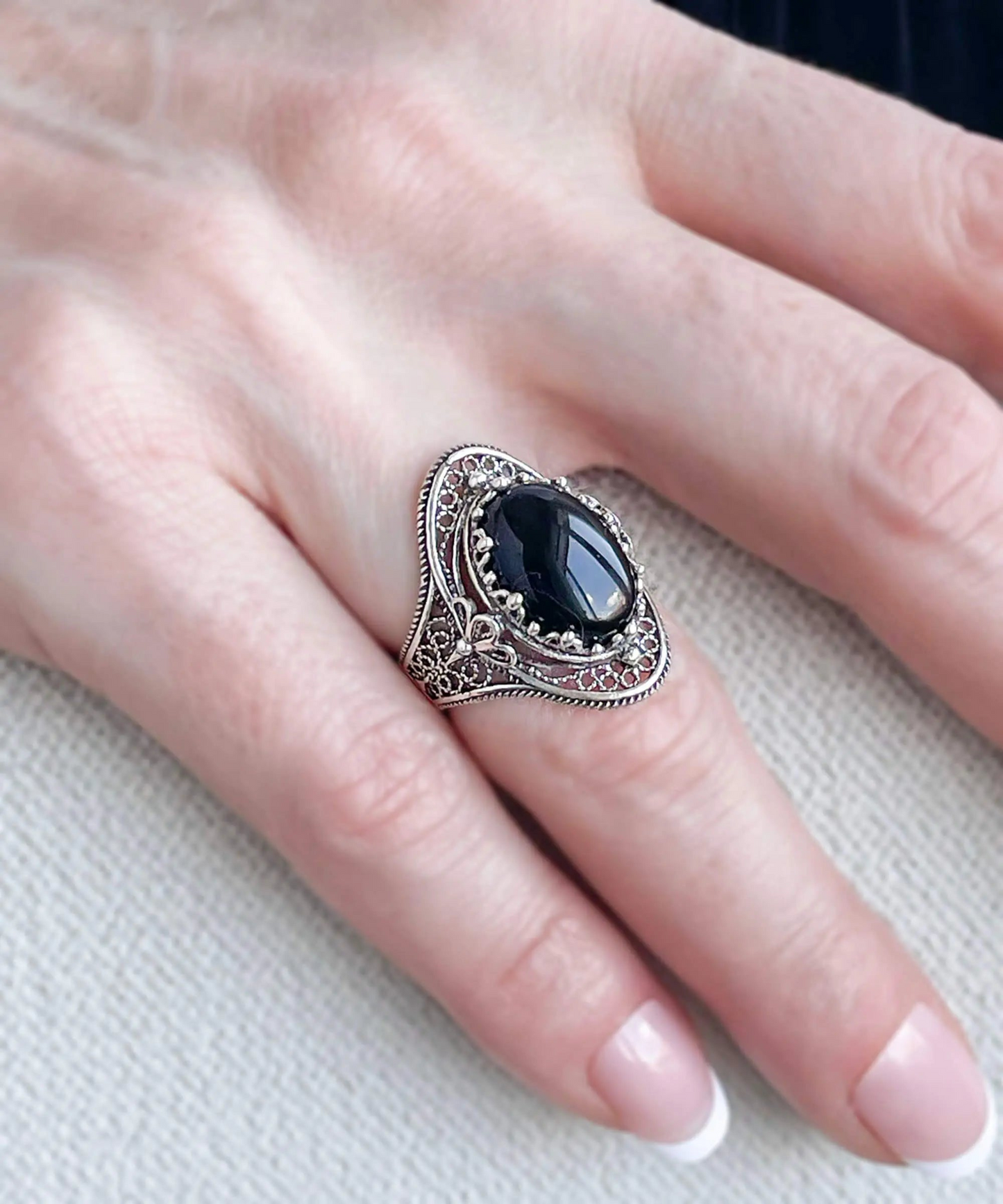 FiligranIst - Black Onyx Gemstone Filigree Silver Statement Ring