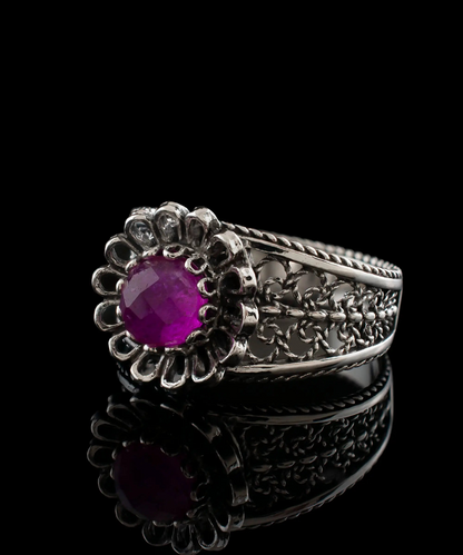 FiligranIst - Ruby Corundum Daisy Filigree Silver Cocktail Ring