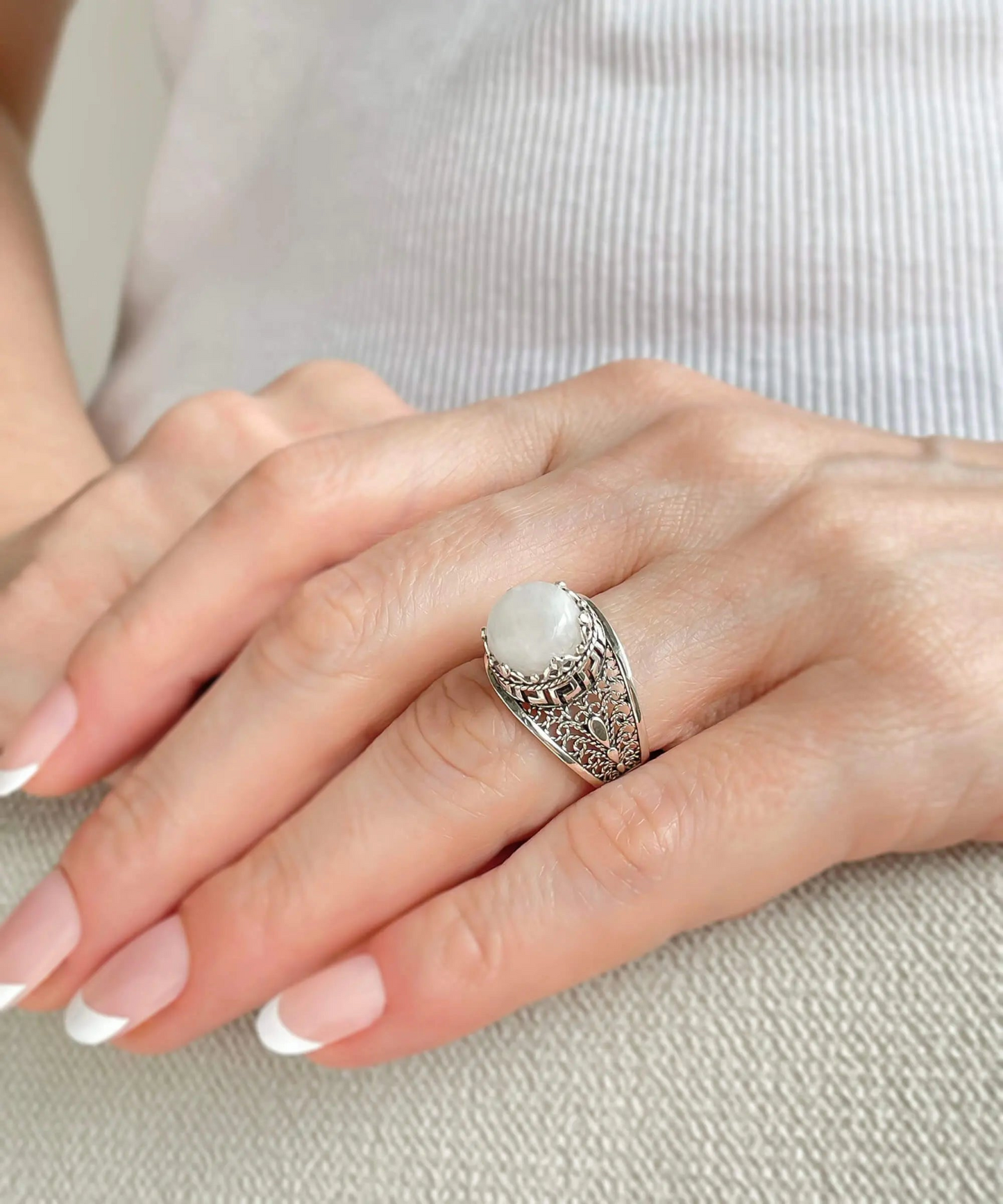 FiligranIst - Silver Filigree Moonstone Meander Cocktail Ring