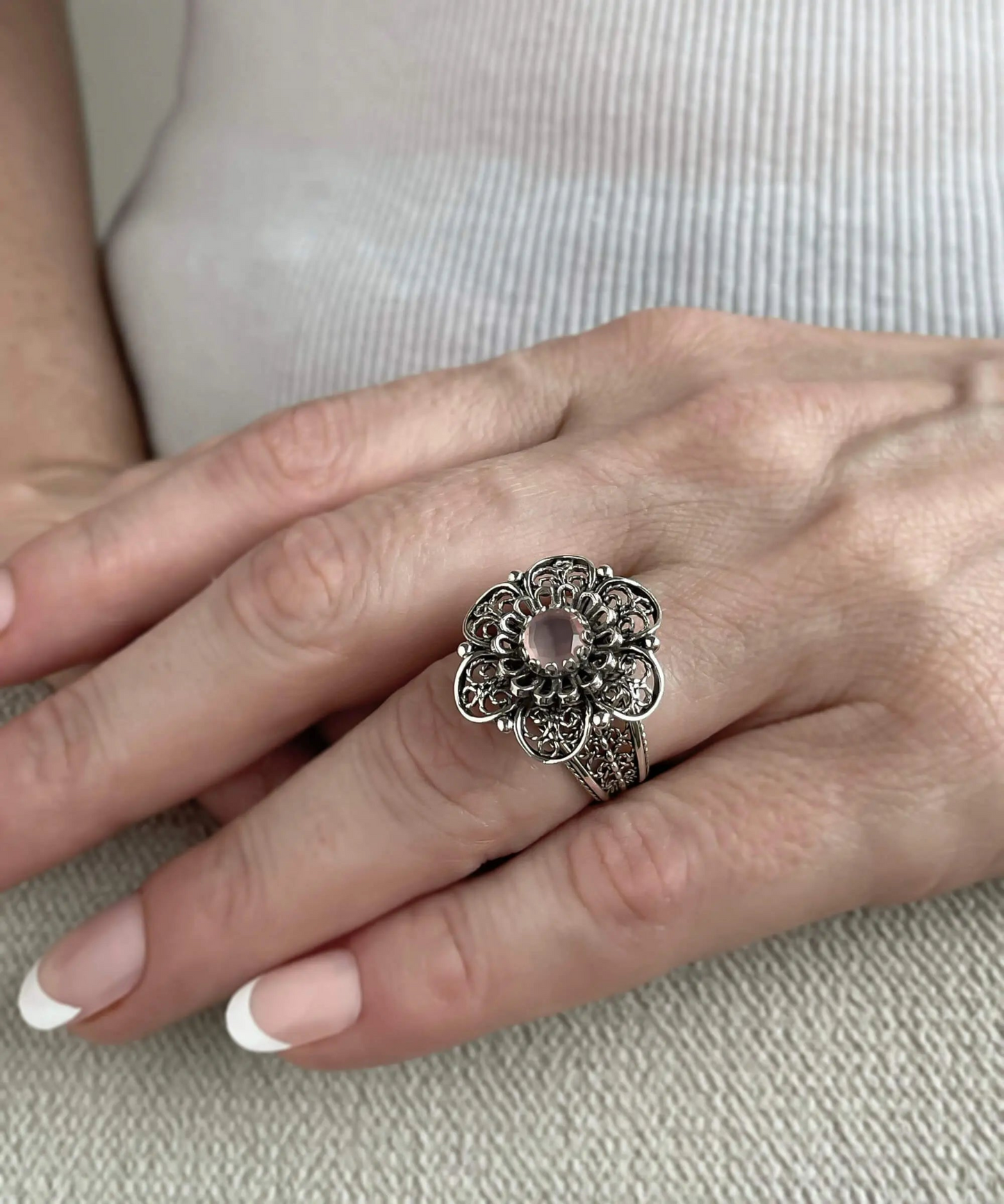 FiligranIst - Pink Chalcedony Gemstone Silver Filigree Daisy Ring