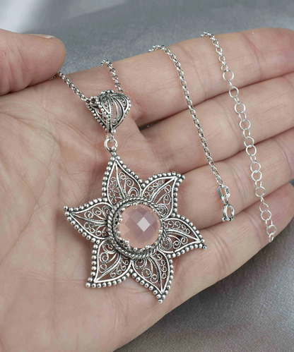 FiligranIst - Sterling Silver Filigree Art Pink Chalcedony Star Design Pendant Necklace