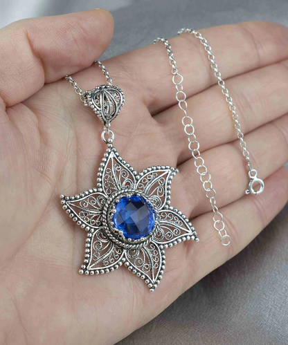 FiligranIst - Handcrafted Sterling Silver Filigree Art Blue Quartz Star Design Pendant Necklace