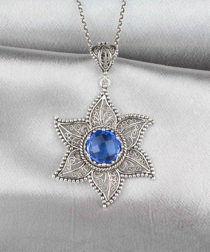 FiligranIst - Handcrafted Sterling Silver Filigree Art Blue Quartz Star Design Pendant Necklace