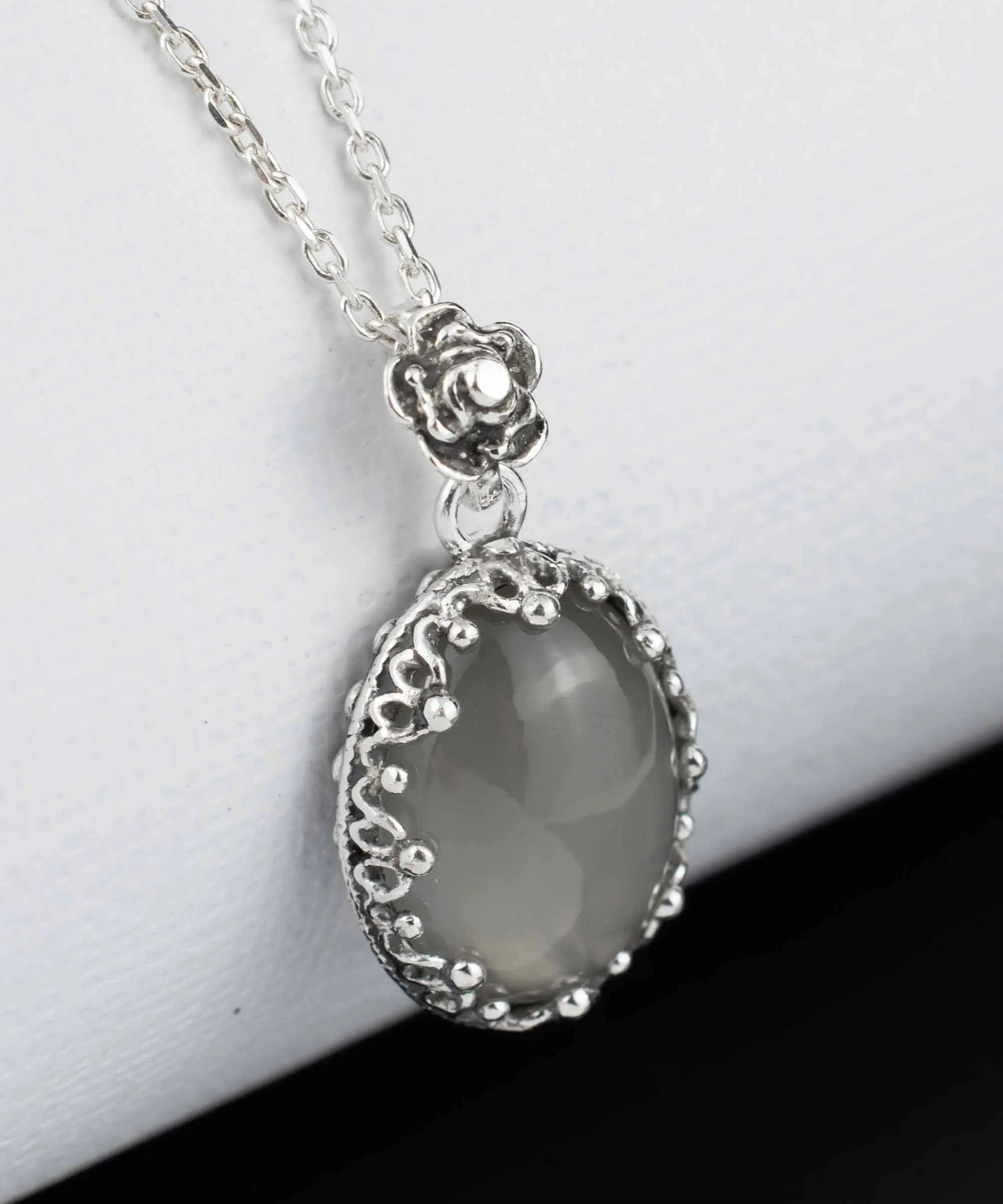 FiligranIst - Artisan-Crafted Gray Moonstone Silver Filigree Pendant Necklace