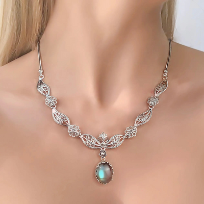 FiligranIst - Filigree Art Labradorite Gemstone Silver Princess Necklace