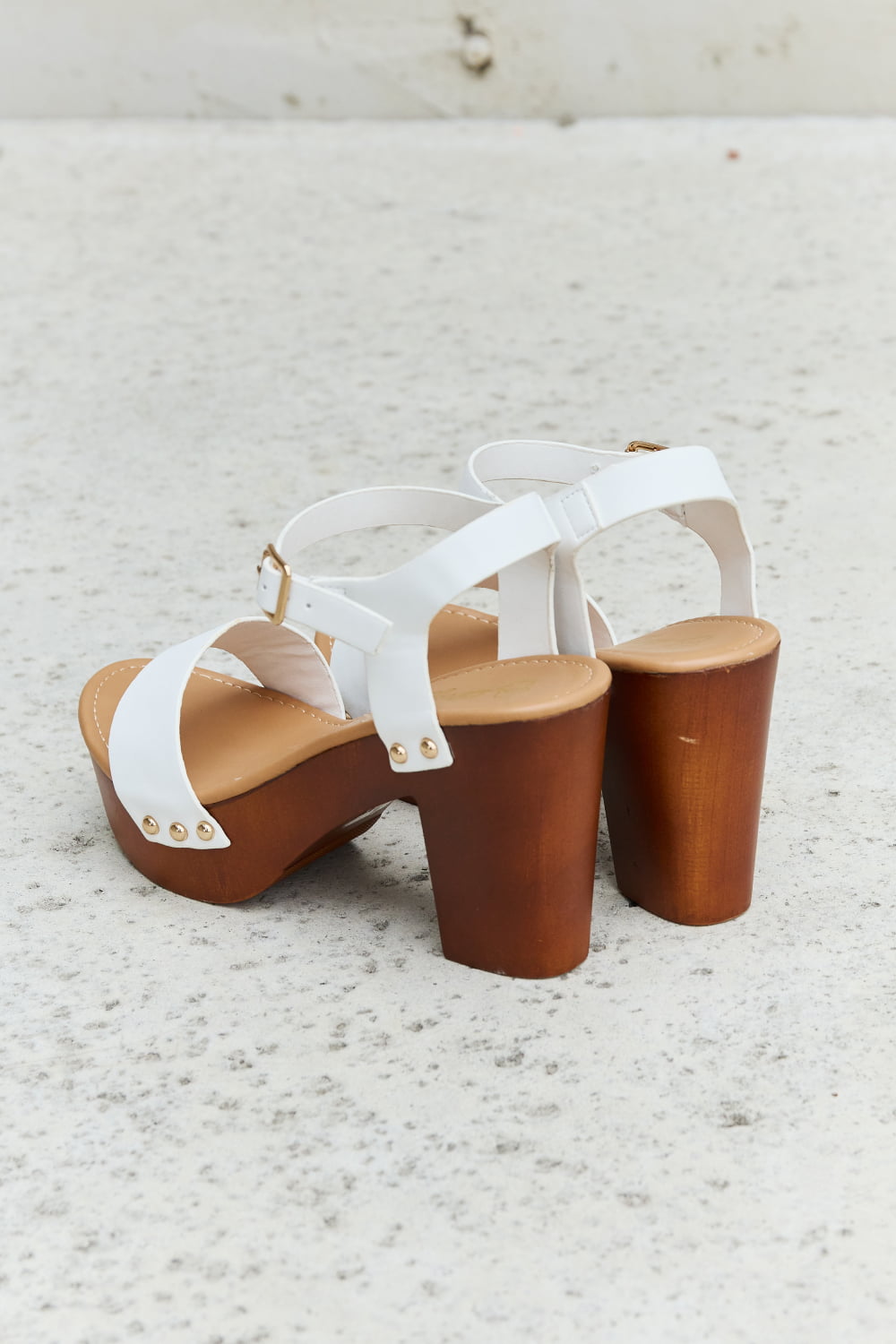 DDK Elegant White Strap Wooden Platform Heels