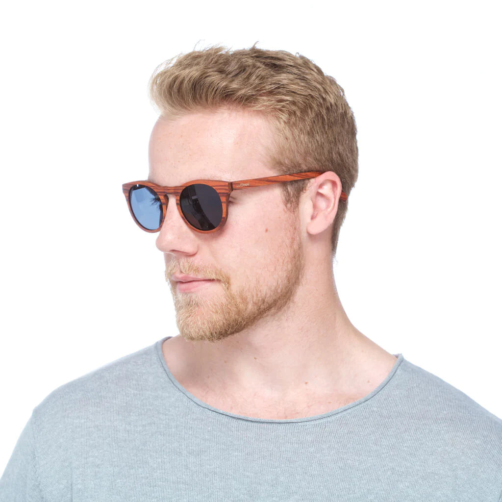 Regalos para hombres: Las gafas de sol Icon Chestnut: destacan con elegancia natural