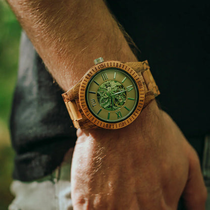 Regalos para hombres: The Journey Watch: elegancia y precisión en cada paso