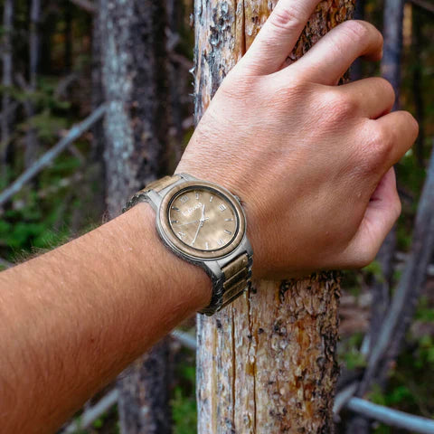 Regalos para hombres: el reloj Glacier: un retrato de elegancia informal