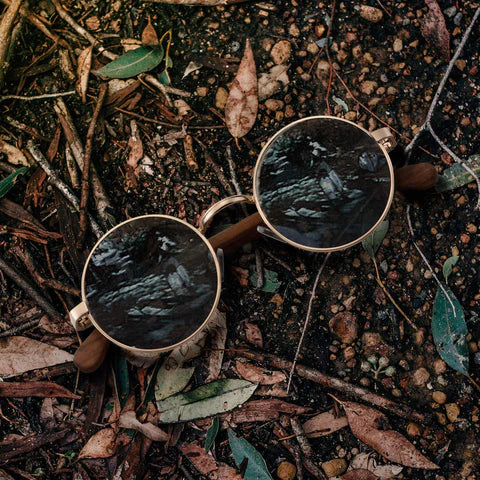 Las gafas de sol Lennon Gold: una reinvención del estilo de la vieja escuela