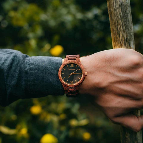 Regalos para hombres: The Summit Watch - Embárcate en tu próxima aventura