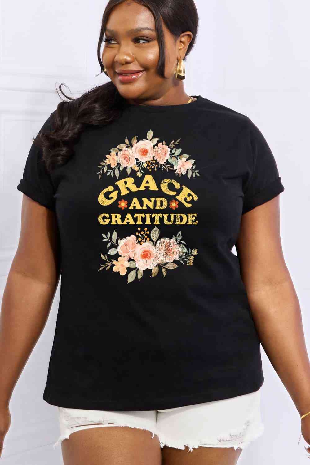 Camiseta de algodón con gráfico GRACE AND GRATITUDE de tamaño completo de Simply Love