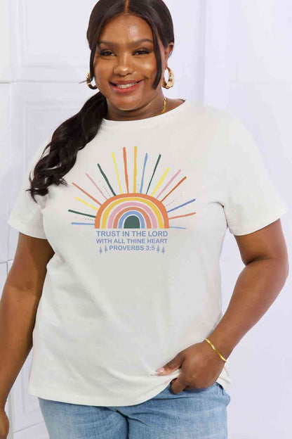 Camiseta de algodón con estampado de arco iris de tamaño completo de Simply Love