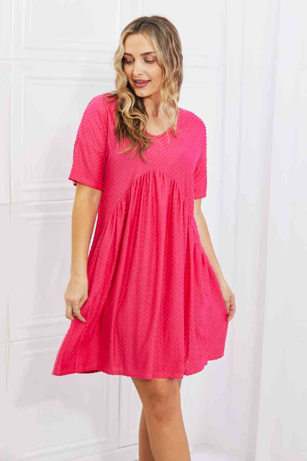 Vestido casual BOMBOM Another Day Swiss Dot en fucsia