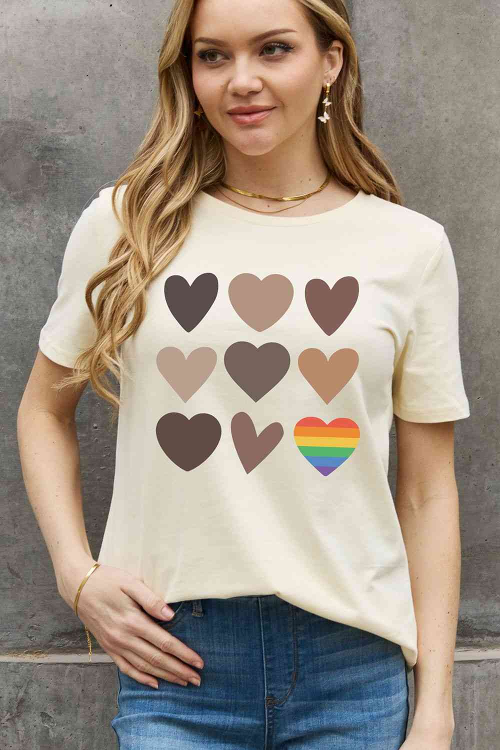 Camiseta de algodón con gráfico de corazón de tamaño completo de Simply Love