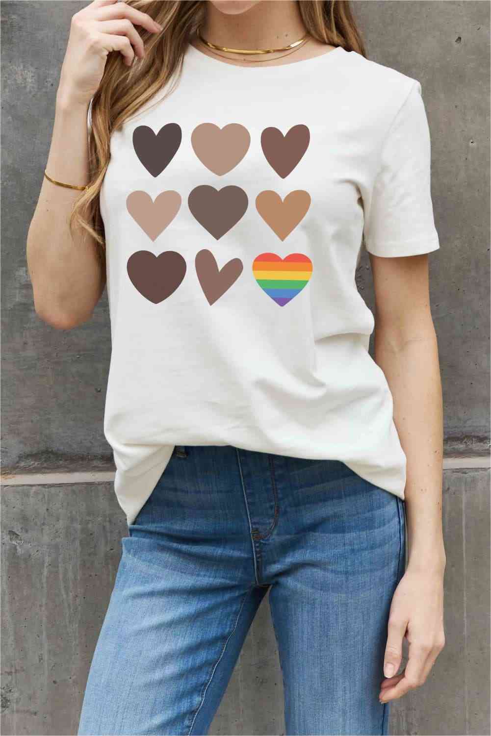 Camiseta de algodón con gráfico de corazón de tamaño completo de Simply Love