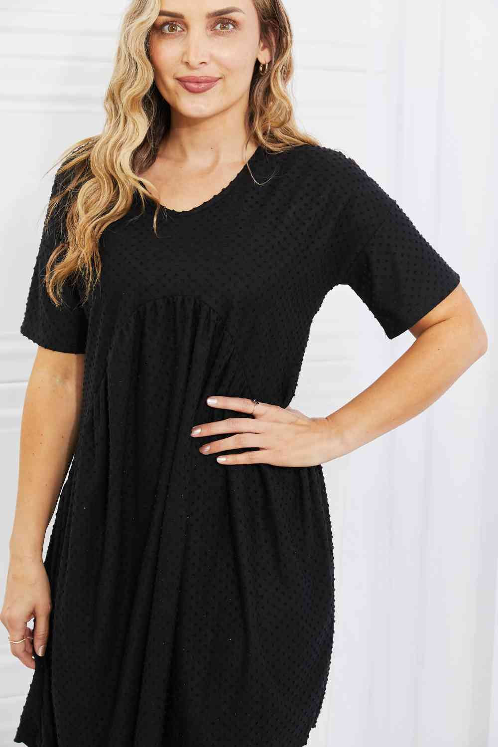 BOMBOM Vestido informal de lunares suizos Another Day en negro