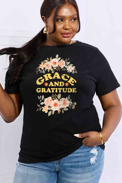 Camiseta de algodón con gráfico GRACE AND GRATITUDE de tamaño completo de Simply Love