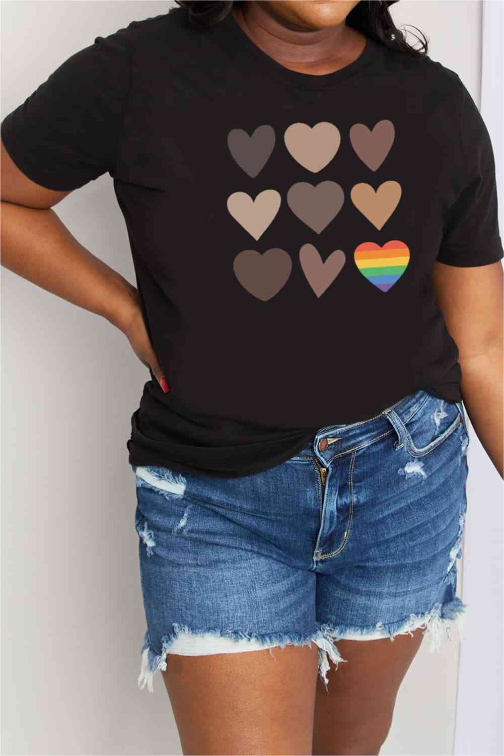 Camiseta de algodón con gráfico de corazón de tamaño completo de Simply Love