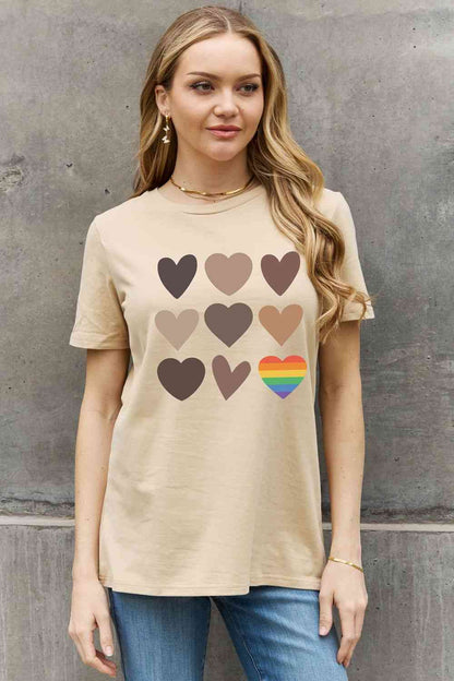 Camiseta de algodón con gráfico de corazón de tamaño completo de Simply Love