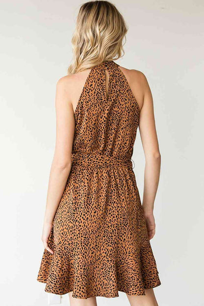 Vestido sin mangas con cinturón de leopardo de tamaño completo de First Love