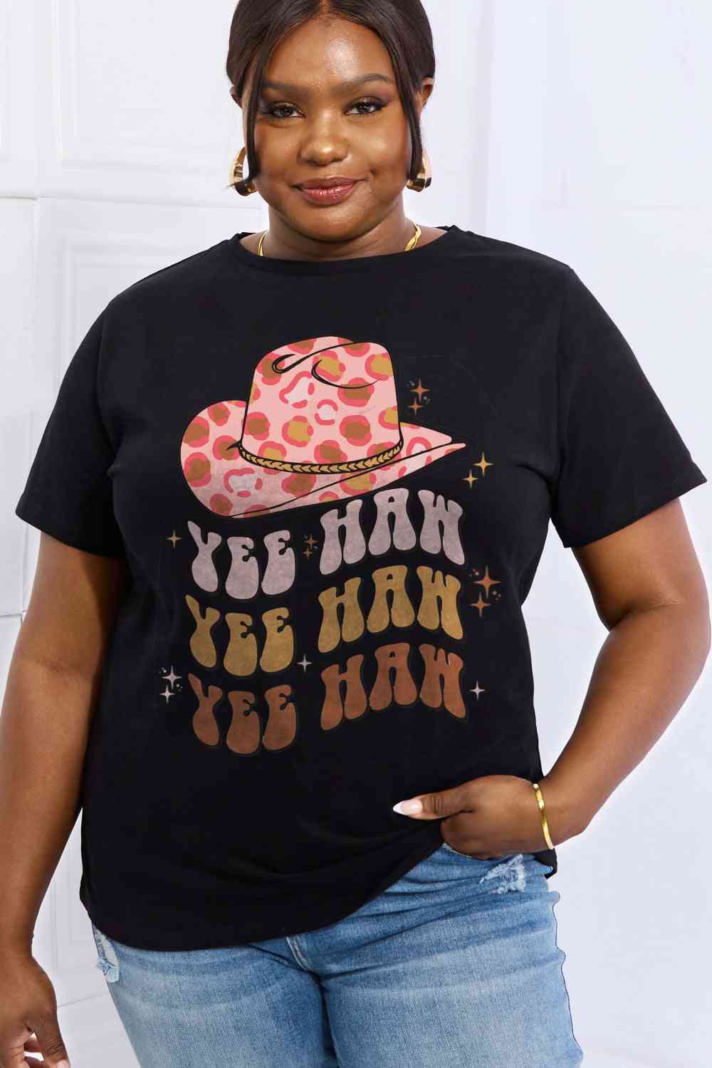 Camiseta de algodón con gráfico YEE HAH YEE HAH YEE HAH de tamaño completo de Simply Love