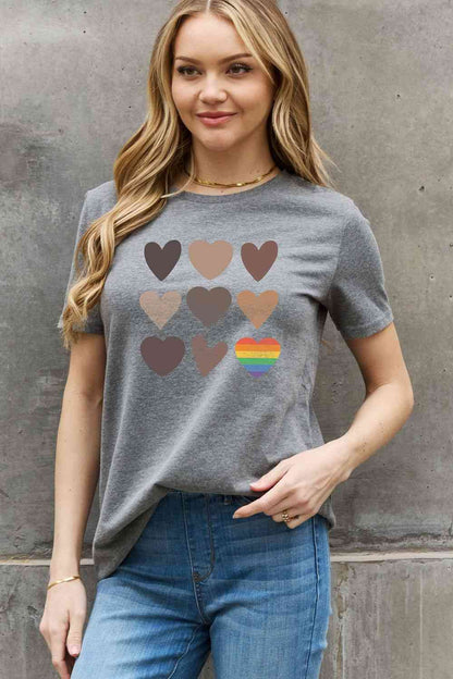 Camiseta de algodón con gráfico de corazón de tamaño completo de Simply Love