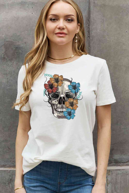 Camiseta de algodón con estampado de calavera y flores de tamaño completo de Simply Love