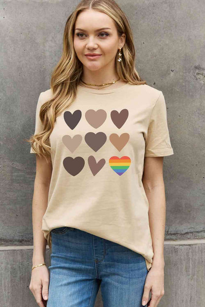 Camiseta de algodón con gráfico de corazón de tamaño completo de Simply Love