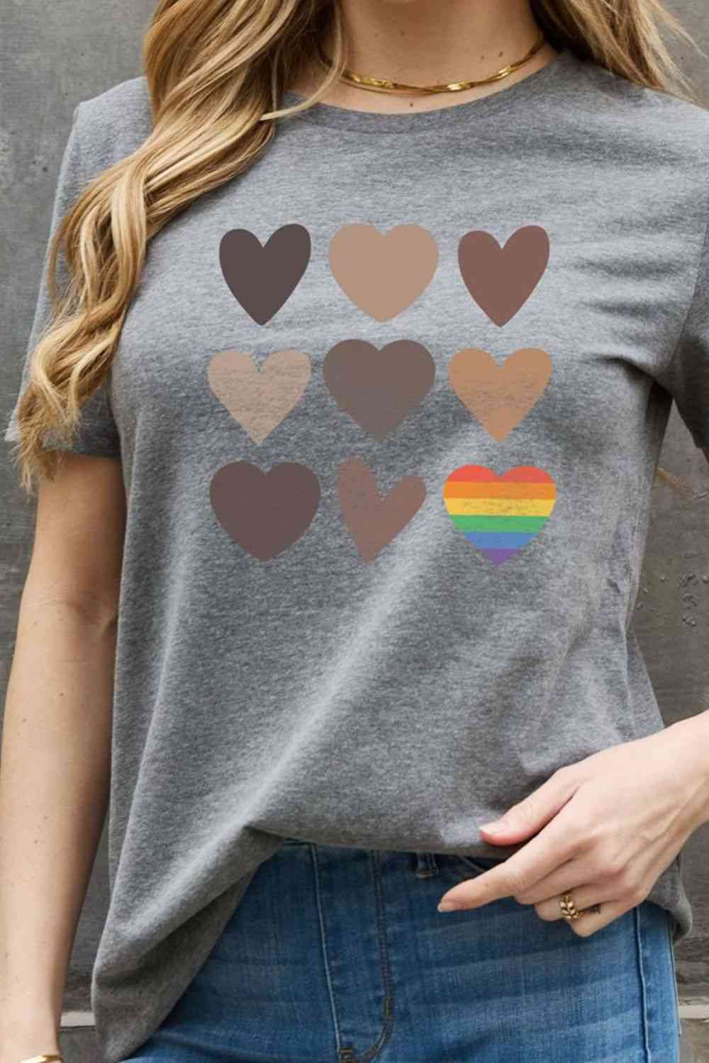 Camiseta de algodón con gráfico de corazón de tamaño completo de Simply Love